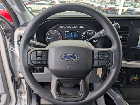 Used 2025 Ford F350 XLT image 27