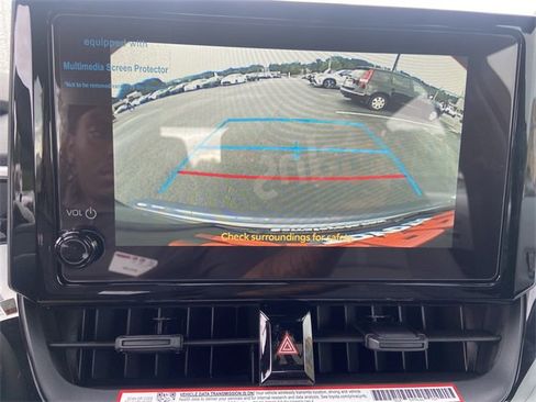 Used 2025 Toyota Corolla SE image 18