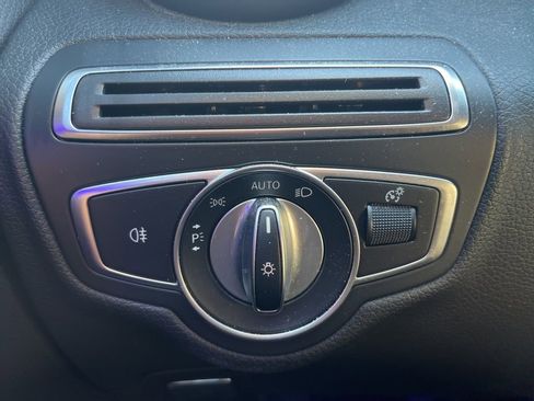 Used 2020 Mercedes-Benz C 300 Sedan image 23