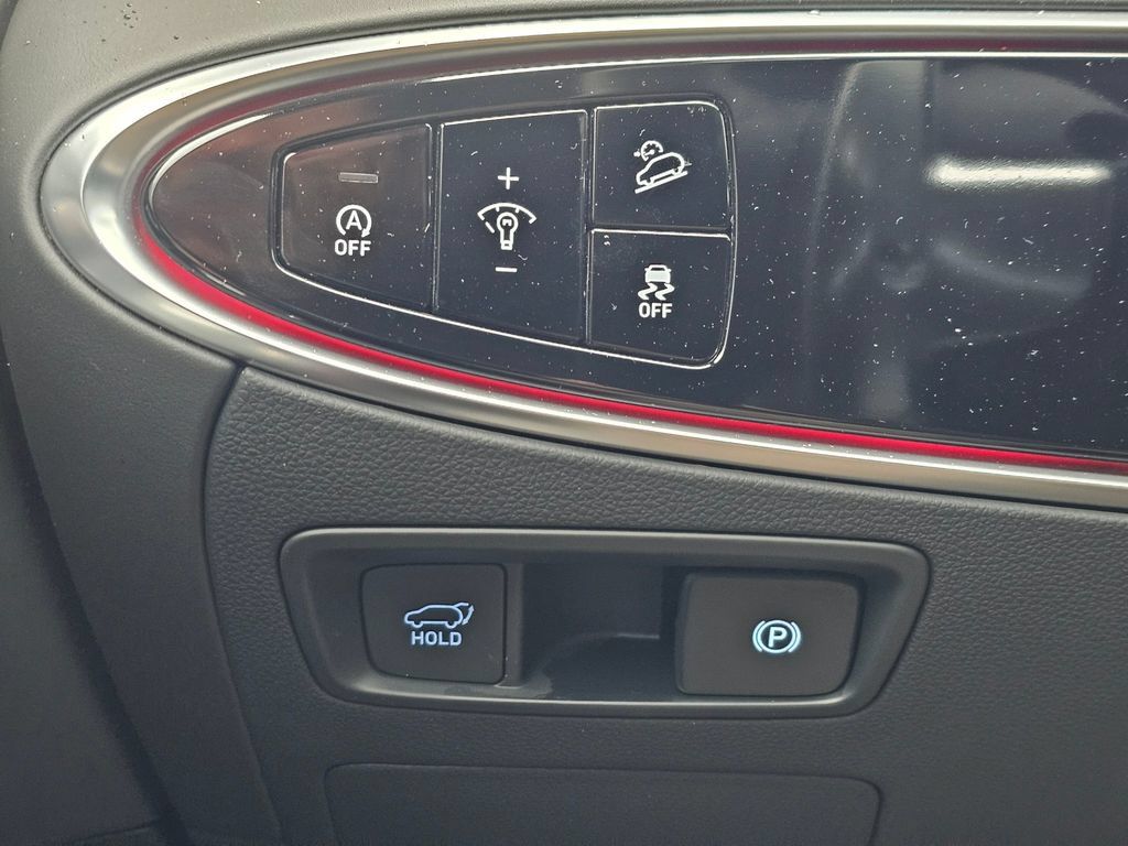 Certified 2025 Genesis GV70 3.5T Sport AWD/4WD image 34
