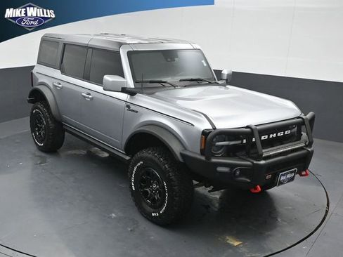 Used 2023 Ford Bronco Outer Banks w/ Sasquatch Package AWD/4WD image 9