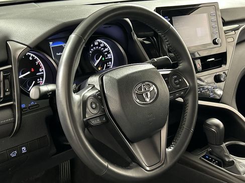 Used 2024 Toyota Camry SE image 14