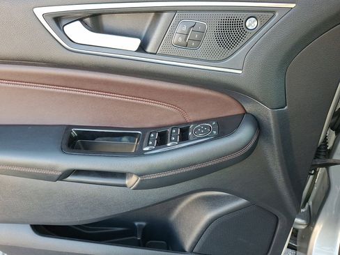 Used 2020 Ford Edge Titanium w/ Equipment Group 301A image 12