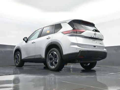 Used 2024 Nissan Rogue SV AWD/4WD image 23