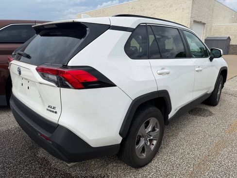 Used 2023 Toyota RAV4 XLE w/ Convenience Package AWD/4WD image 4