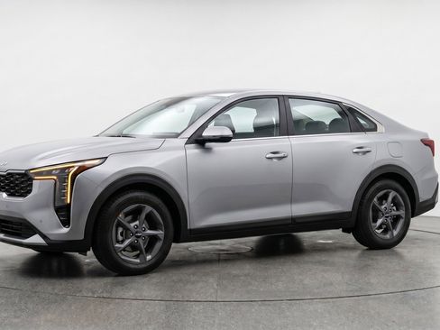 Used 2025 Kia K4 LXS FWD image 3