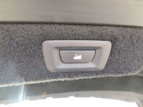 Used 2025 Lucid Air Pure RWD image 39