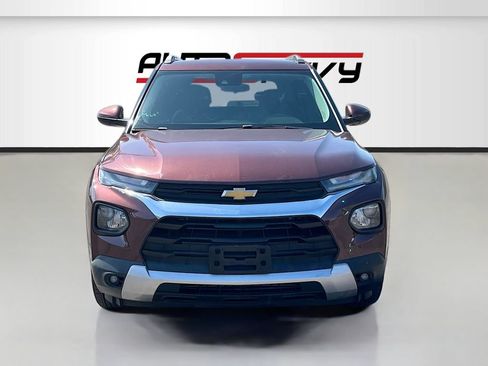 Used 2023 Chevrolet TrailBlazer LT FWD image 2