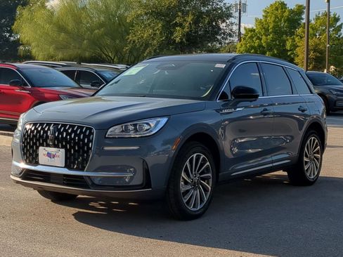 New 2026 Lincoln Corsair Reserve FWD image 7