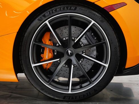 Used 2022 McLaren 720S Performance RWD image 11