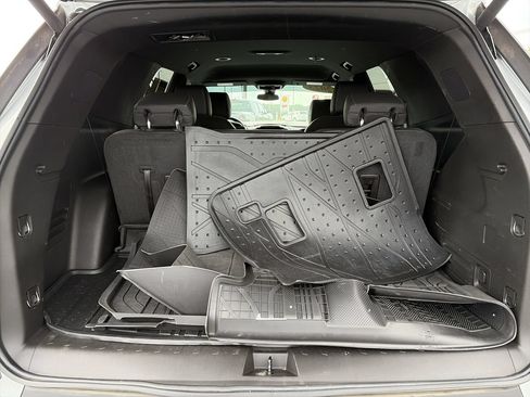Used 2023 Chevrolet Traverse LT w/ LPO, Floor Liner Package AWD/4WD image 30