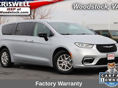 Used 2024 Chrysler Pacifica Touring-L