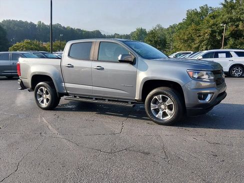Used 2019 Chevrolet Colorado Z71 RWD image 2