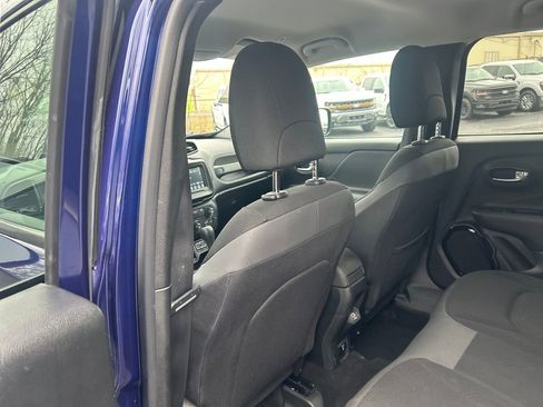 Used 2019 Jeep Renegade Altitude w/ Quick Order Package 2XM image 34