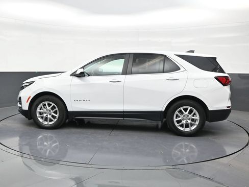 Used 2024 Chevrolet Equinox LT FWD image 2