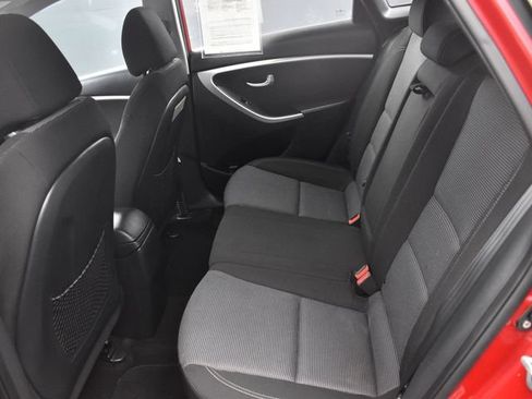 Used 2015 Hyundai Elantra GT FWD image 21