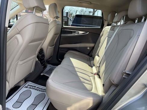 Used 2023 Lincoln Nautilus Reserve image 14