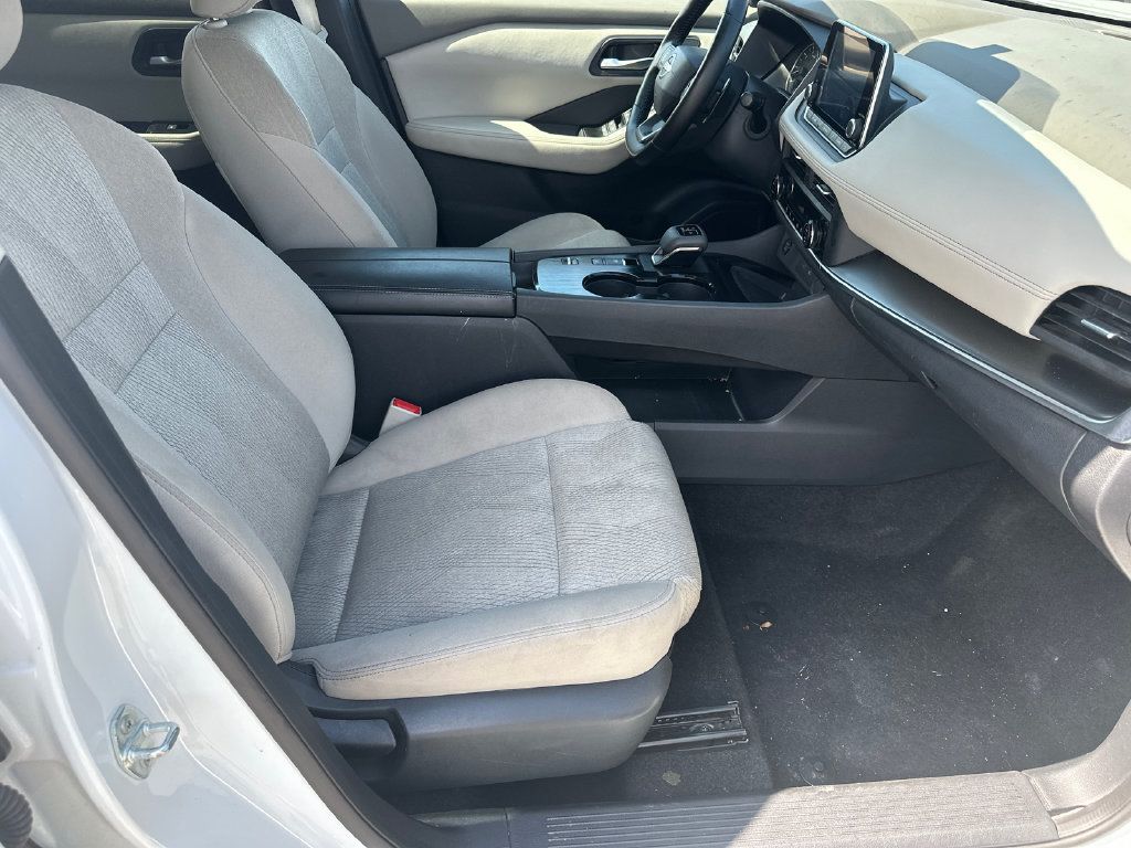 Used 2025 Nissan Rogue SV FWD image 13