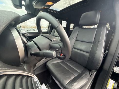 Used 2018 Jeep Grand Cherokee Limited AWD/4WD image 24