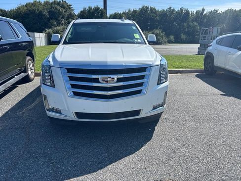 Used 2019 Cadillac Escalade ESV Premium Luxury AWD/4WD image 2