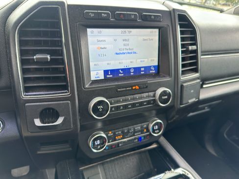 Used 2020 Ford Expedition Max Limited AWD/4WD image 32
