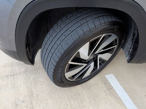 Used 2024 Volkswagen Atlas SE FWD image 45