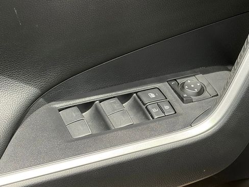 Used 2025 Toyota RAV4 XSE AWD/4WD image 6