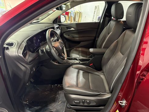 Used 2024 Buick Encore GX Avenir w/ Avenir Technology Package FWD image 4