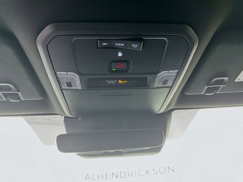 Used 2025 Toyota Tacoma SR5 image 18