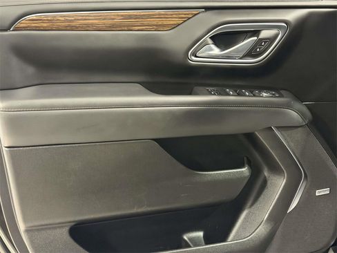 Used 2023 Chevrolet Suburban High Country w/ Premium Package 2 image 15