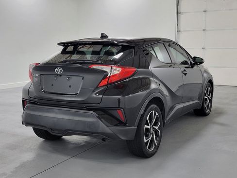 Used 2019 Toyota C-HR XLE FWD image 9
