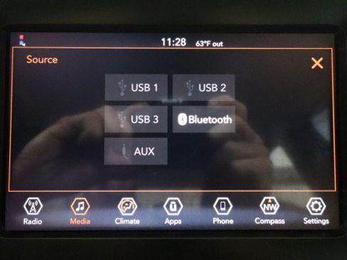 Used 2020 Jeep Cherokee Latitude Plus FWD image 15