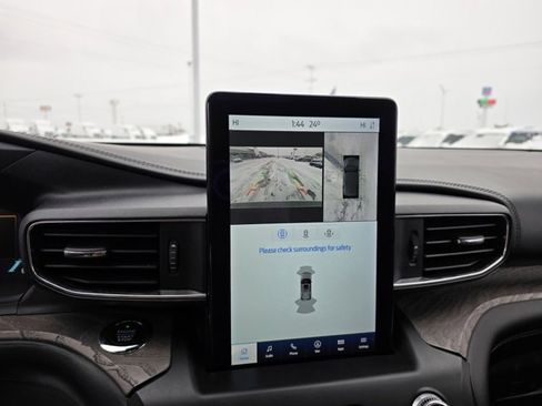 Used 2020 Ford Explorer Platinum w/ Premium Technology Package image 26