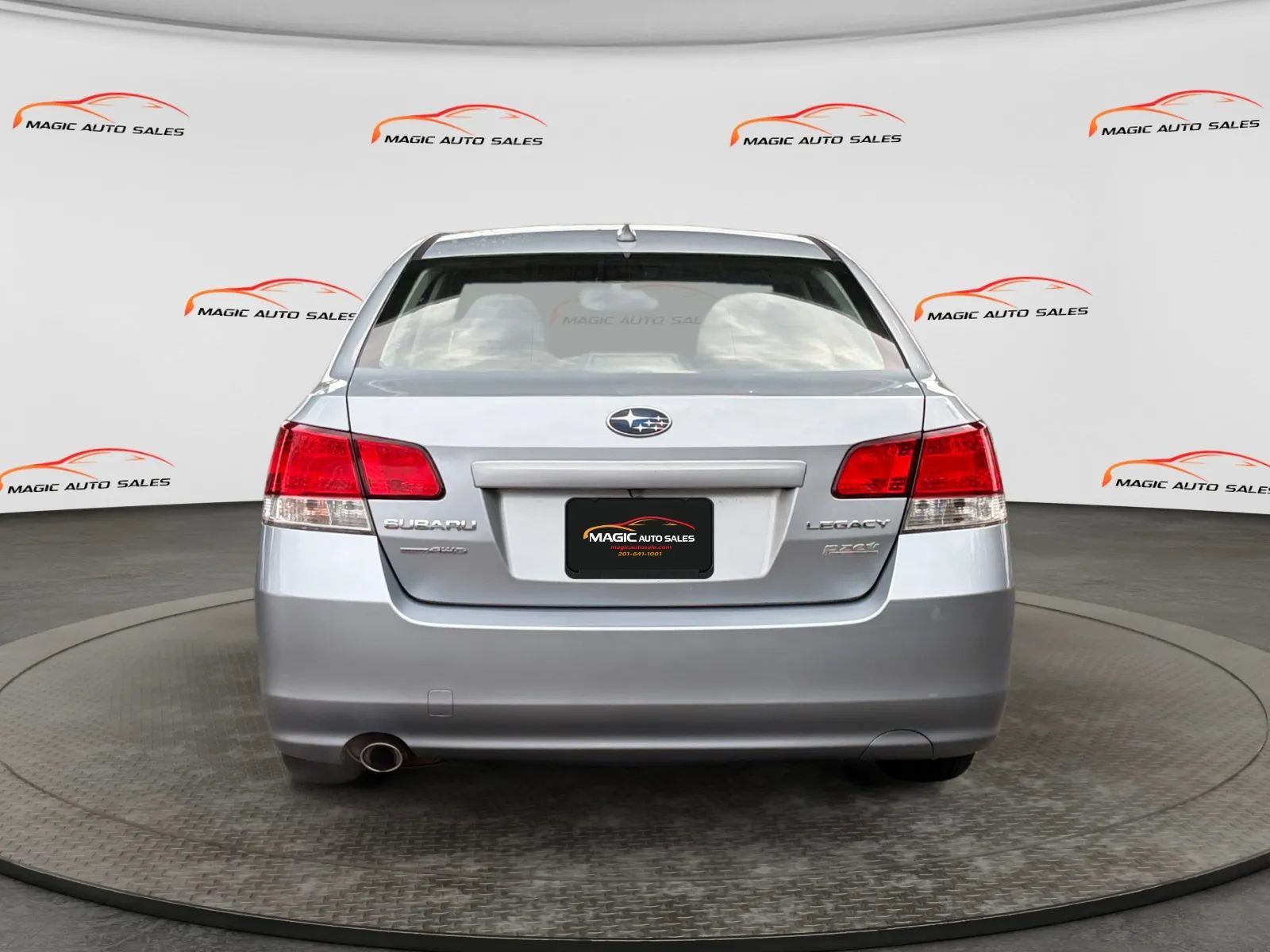 Used 2014 Subaru Legacy 2.5i Premium AWD/4WD image 9