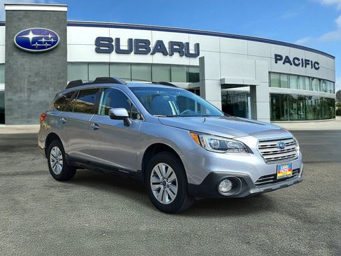 Used 2017 Subaru Outback 2.5i Premium AWD/4WD image 1