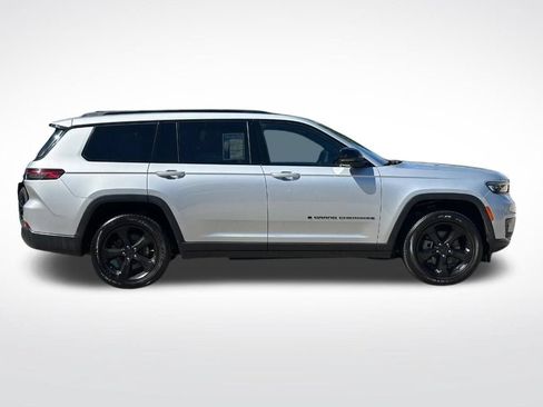 Used 2024 Jeep Grand Cherokee L Altitude AWD/4WD image 2