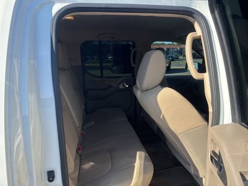 Used 2015 Nissan Frontier SV w/ SV Value Truck Package image 17