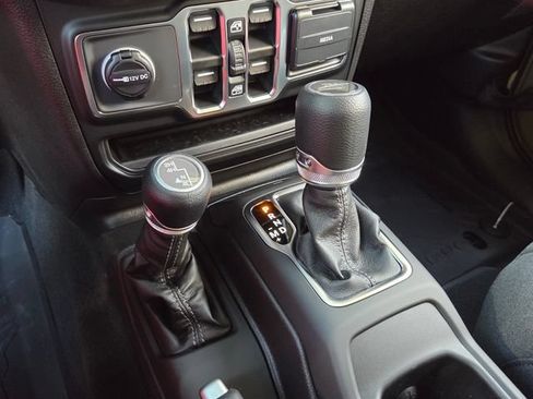 New 2026 Jeep Gladiator Sport AWD/4WD image 9