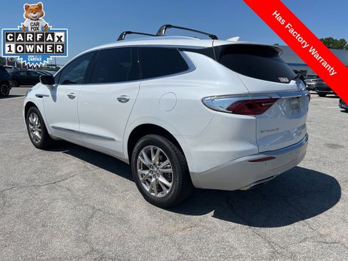 Used 2023 Buick Enclave Essence w/ Experience Buick Package FWD image 3