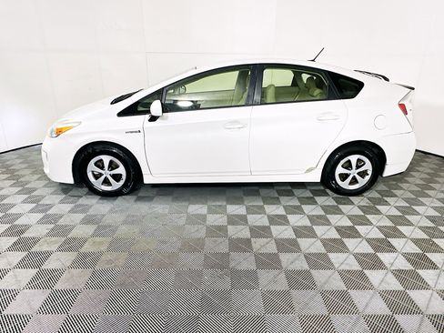 Used 2014 Toyota Prius Three FWD image 3