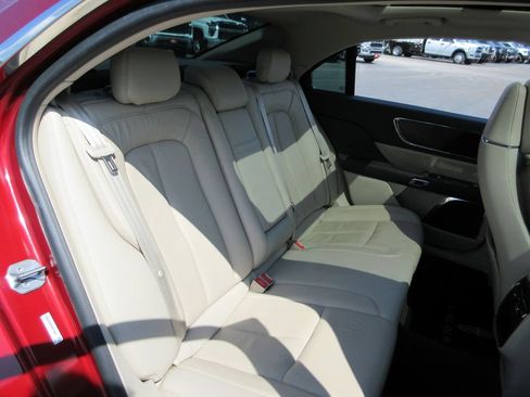 Used 2019 Lincoln Continental Select FWD image 23