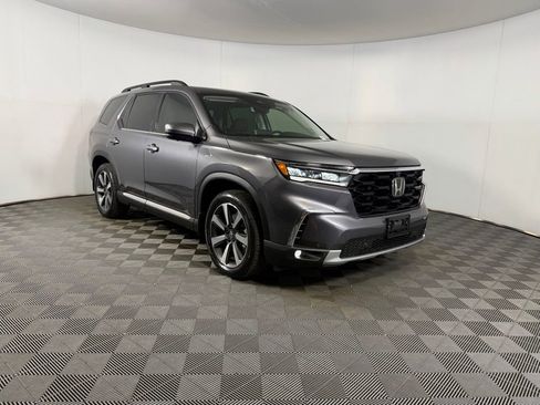 Used 2023 Honda Pilot Elite image 11