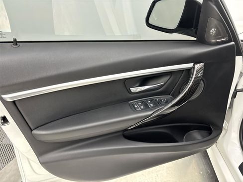 Used 2017 BMW 328d Sedan w/ M Sport Package image 26