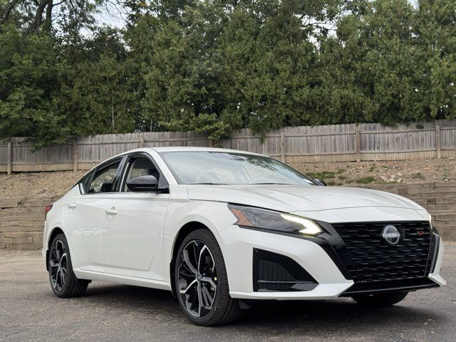New 2026 Nissan Altima 2.5 SR FWD image 2