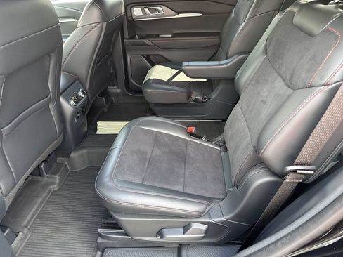 Used 2025 Ford Explorer ST AWD/4WD image 21