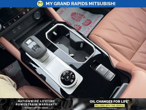 New 2026 Mitsubishi Outlander SEL image 20