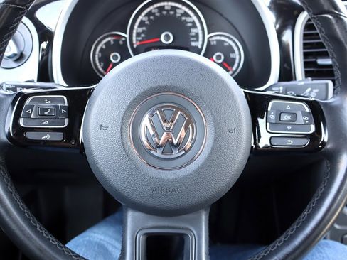 Used 2013 Volkswagen Beetle TDI image 25