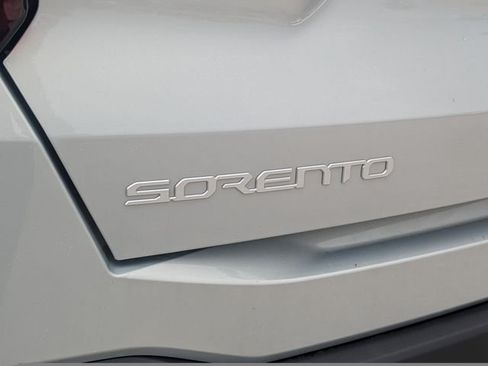 New 2026 Kia Sorento LX FWD image 13