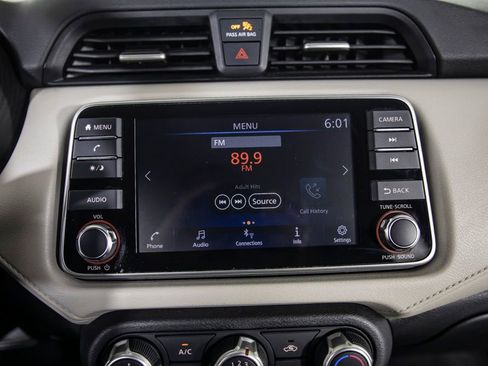 Used 2021 Nissan Versa SV FWD image 28