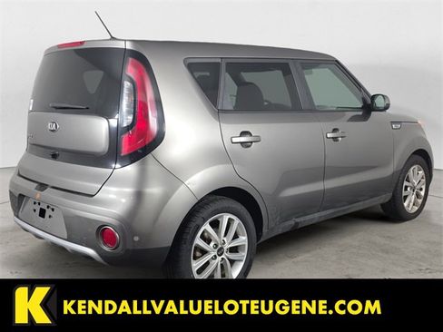 Used 2019 Kia Soul + image 2